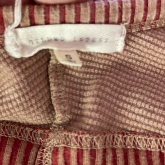 Gilded Intent Washed out brick red sweater blouse - Picture 7 of 7